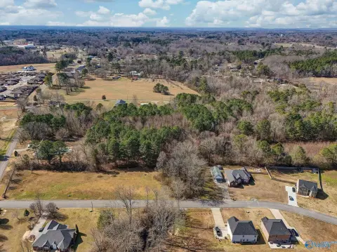 Residential Land in Arab, AL