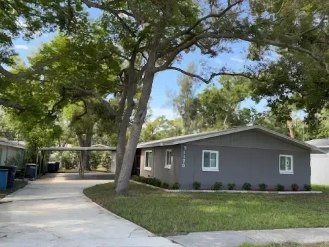 Vacant 3BR/1BA Duplex with Carport