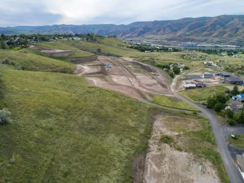 Single-Family View Lot