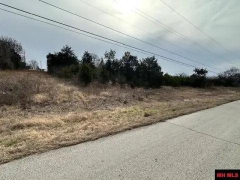 Land in Flippin, Arkansas