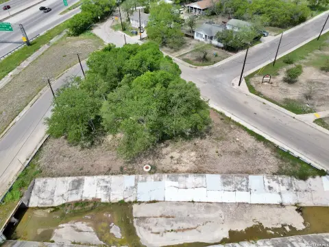 Corner Lot in San Antonio