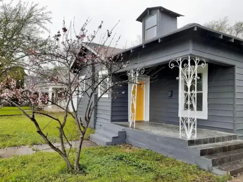 Dallas Triplex with Income Potential