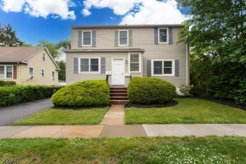 Renovated Two-Unit Town Duplex