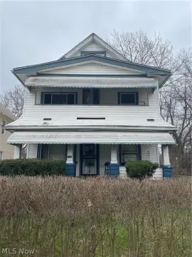 Updated Duplex in Woodland Hills