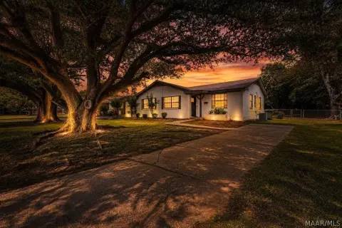 Renovated Duplex: Income Potential