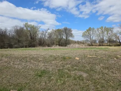 Land Parcel in Mabank, TX