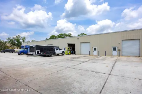 Flex Space With Roll-Up Door