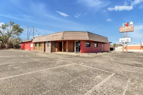 Restaurant Property with Warehouses