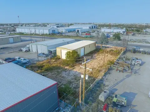 Flex Space with Fenced Yard