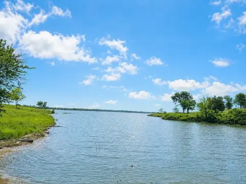 Lakefront Residential Homesite Land