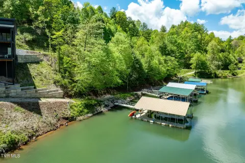 Lakefront Land with Panoramic Views