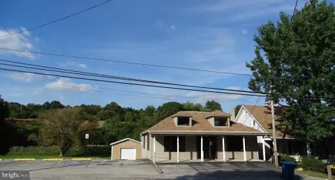 Commercial Property on Corner Lot