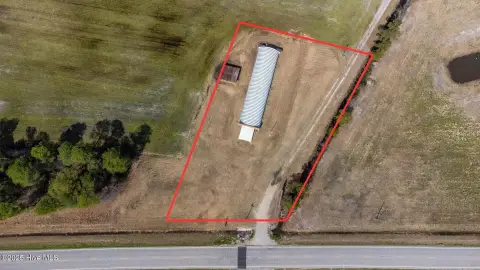 Versatile Metal Building on Acre Lot