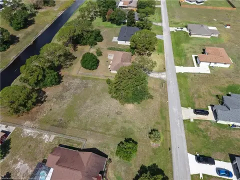 Residential Lot Near Canal