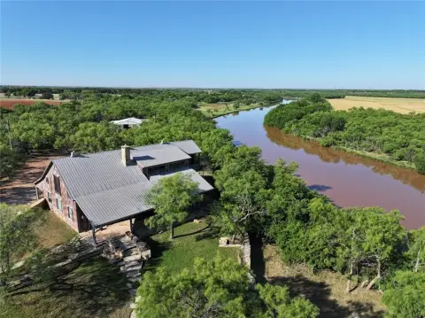 West Texas Riverfront Ranch Estate