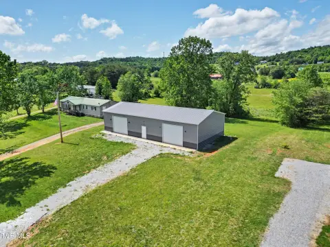 Metal Building on Scenic Land