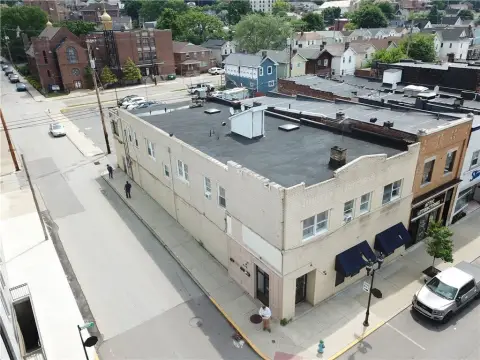 Ambridge Commercial Building with Apartments
