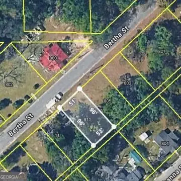 Residential Land in Waycross, GA
