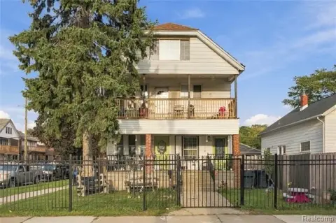 Duplex with Third-Floor Studio