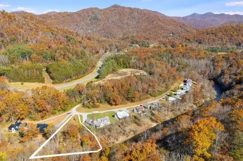 Flat Riverfront Lot in Cullowhee