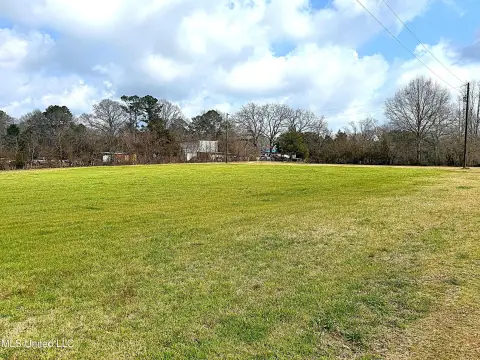 Acre Lots in North Pike