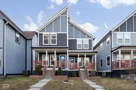 Modern Craftsman Duplex with Carriage