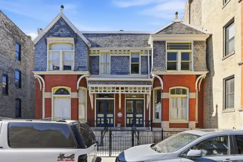 Updated 2-Flat in East Lincoln Park