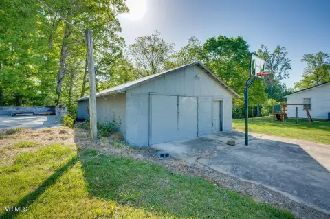 Garage on Spacious Lot