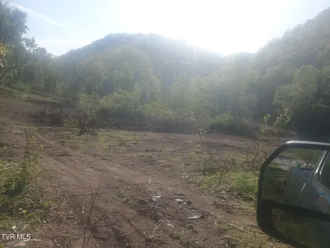 Unrestricted Lot Near Interstate 81