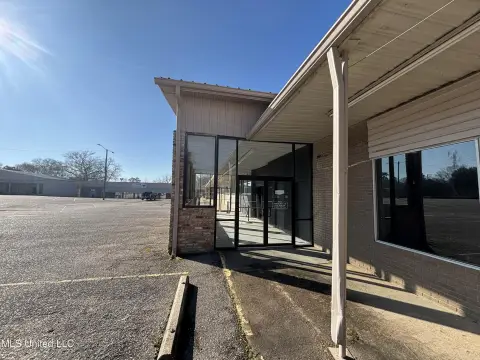 Strip Center Retail Space
