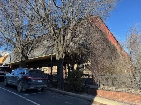 Multi-Entry Office Building