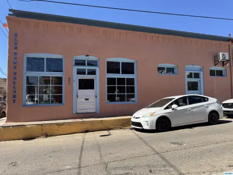 Corner Retail Showroom with Two Entrances