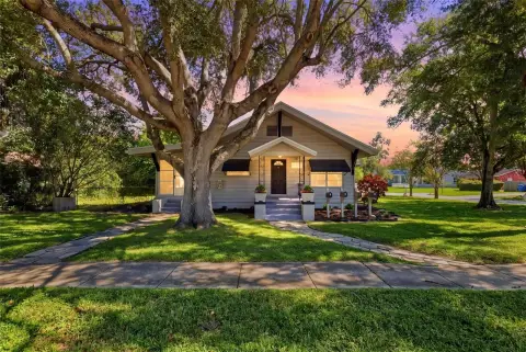 Fourplex on Corner Lot