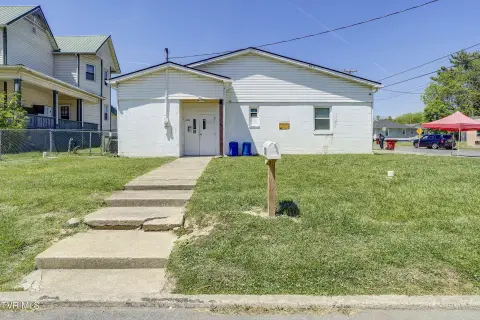 Versatile Residential/Commercial Property in Johnson