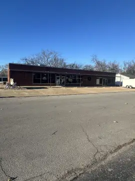 East Prairie Commercial Building For Sale