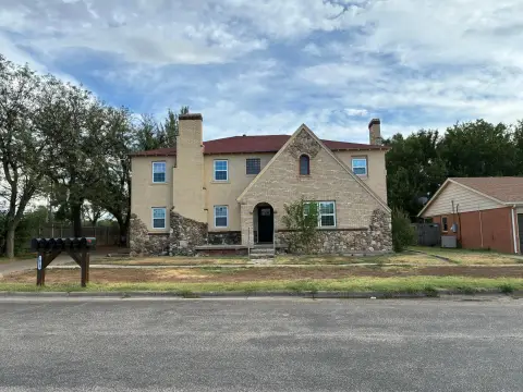 7-Unit Tudor-Style Apartment Building