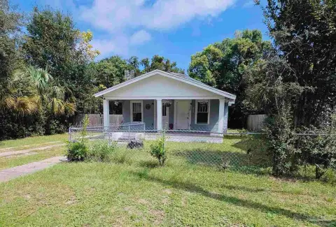 Triplex with Detached Apartment