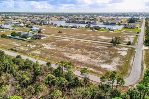 Oversized Vacant Lot in Cape Coral