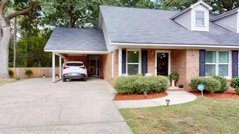 Single-Level Brick Duplex