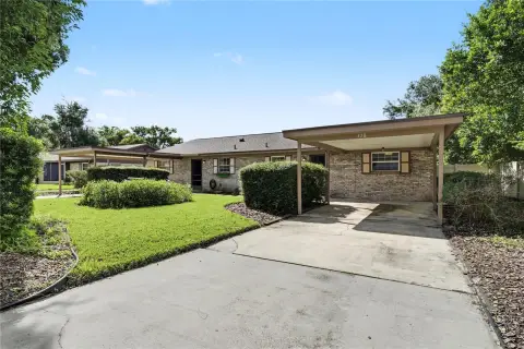 Updated Half-Duplex with Fenced Yard