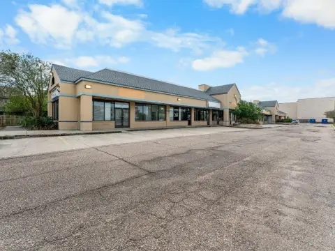 12-Unit Shopping Center