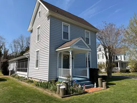 Charming Farmhouse in Wachapreague, VA