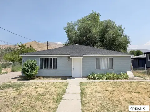 Vacant Duplex with Updated Units
