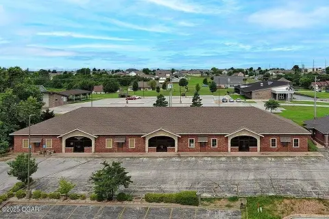 Versatile Commercial Space Near Hospital