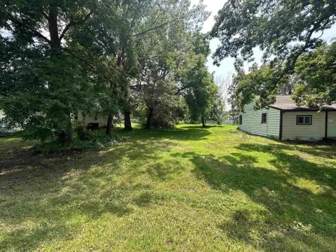 Buildable Lot Near Rock River