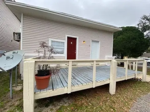 10-Unit Apartment Building
