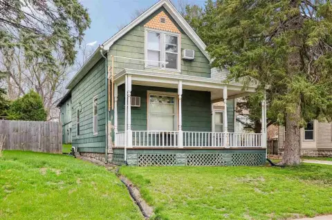 Multi-Unit Building Near University