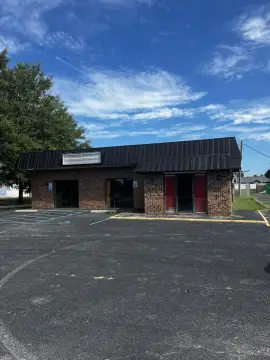 Freestanding Restaurant with Parking
