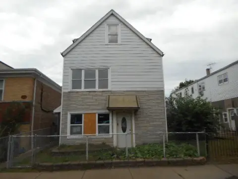 3-Unit Triplex with Garage