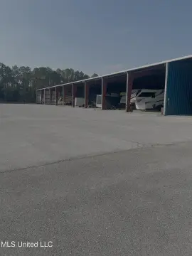 RV Storage Facility with Maneuver Space